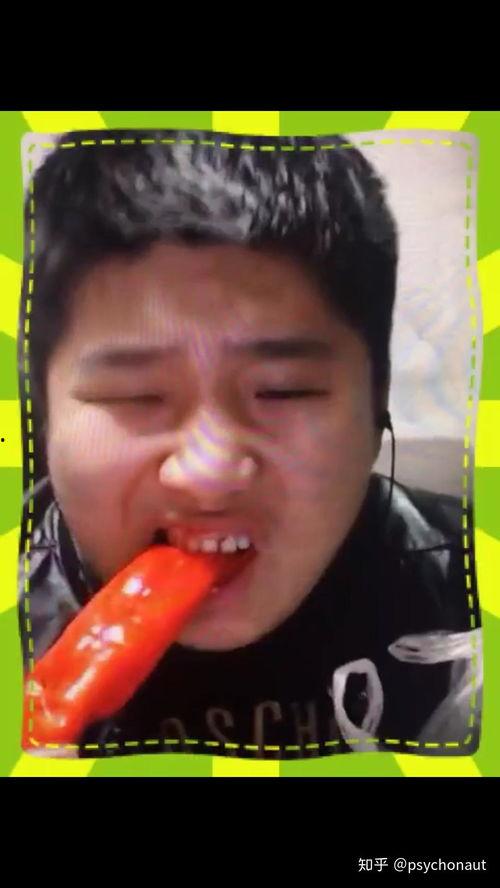 快手一对情侣吃瓜视频,情侣快手视频甜蜜吃瓜,网友直呼太有爱